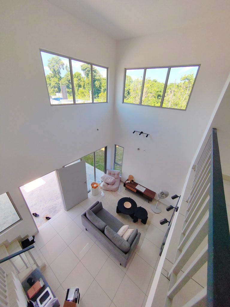 teres pulau indah 9. double volumn ceiling height